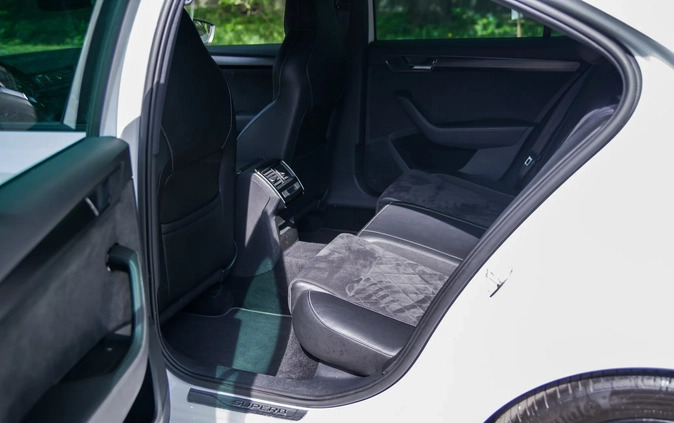 Skoda Superb cena 108499 przebieg: 129000, rok produkcji 2019 z Karlino małe 407